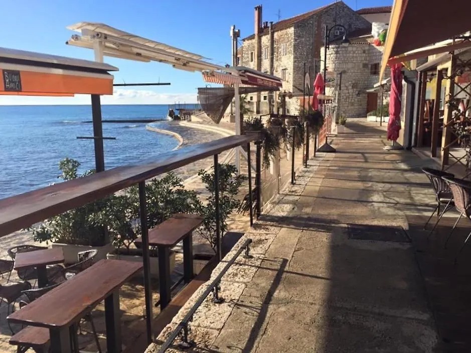 Seafront Apartment Jadri Umag Hırvatistan